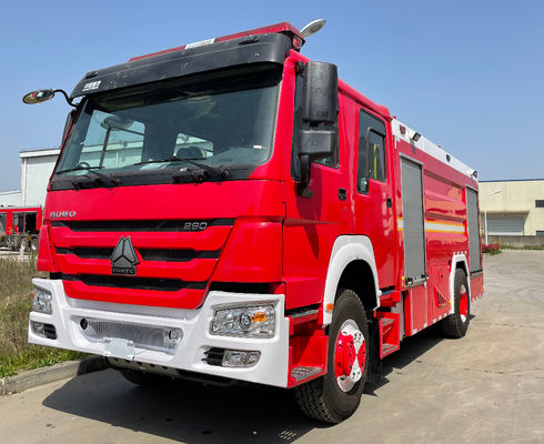 HOWO 310hp شاحنة إطفاء شديدة التحمل 6 عجلات سعة 8000 لتر من الرغوة